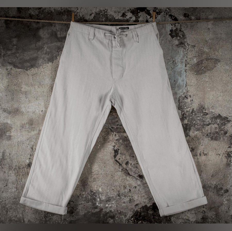 Le Pantalon "Le Nervi" HBT Naturel Fleurs de Bagne (sommarbyxor) (bild för) Le Pantalon "Le Nervi" HBT Naturel Fleurs de Bagne (sommarbyxor)